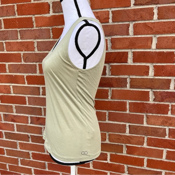 Calia by Carrie Underwood Everyday Slim Scoop Neck Sage Green Tank Top Small - Picture 3 of 6